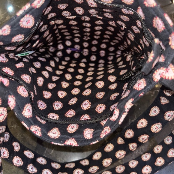 Vera Bradley 2006 Black Paisley Crossbody Bag -11.5”x 9.5”W -Zipped Pockets - Picture 6 of 9